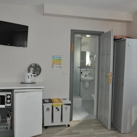 Quarto em Acomodações Particulares Goscinne U Kasi *